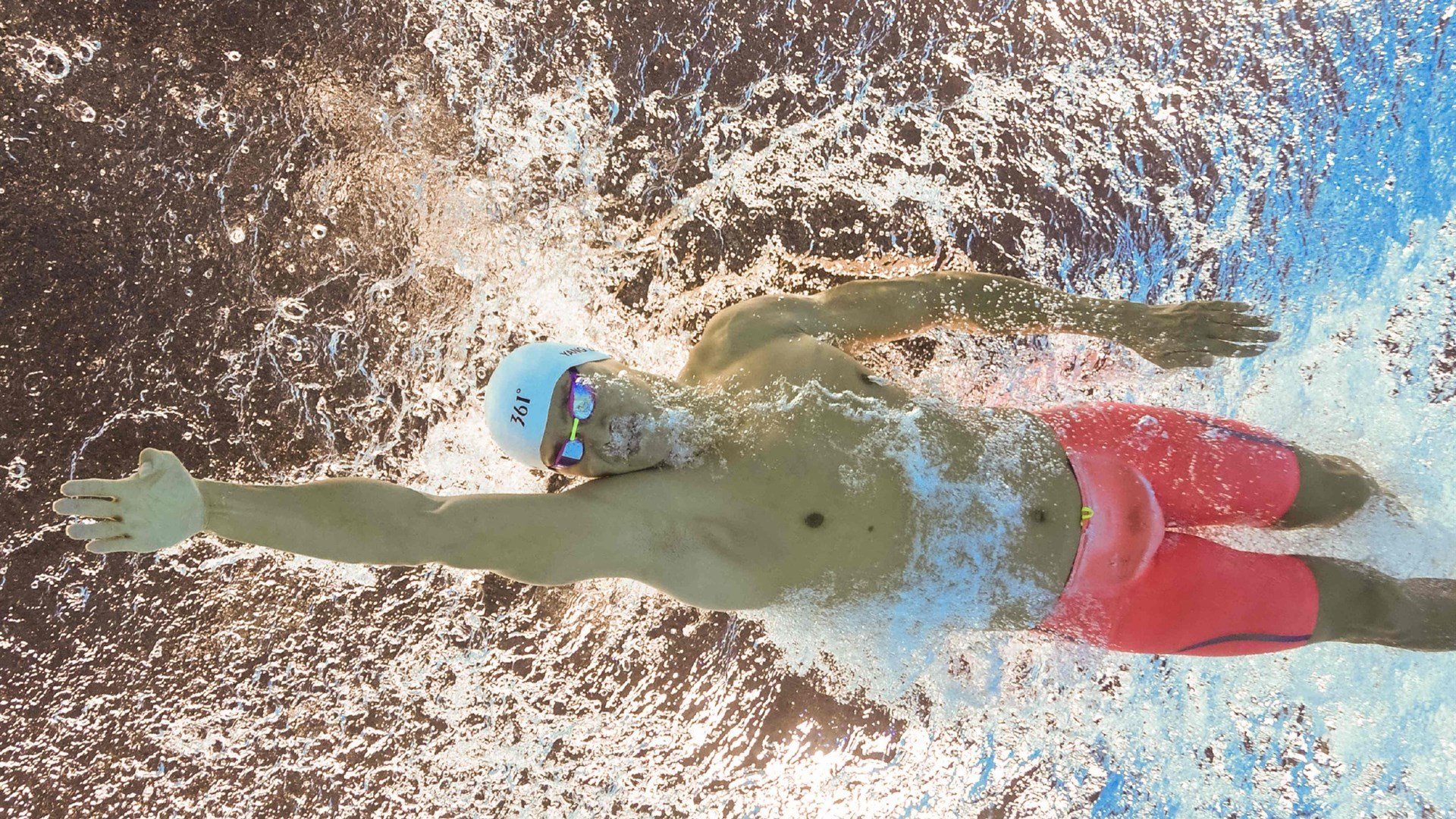 全境跑酷挑战，穿越城市建筑的极限冒险，全程跑酷游戏